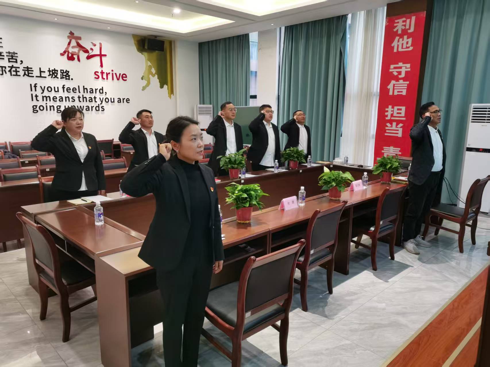 192e1e0d316e3ed11ccba7154aadead.jpg 192e1e0d316e3ed11ccba7154aadead.jpg